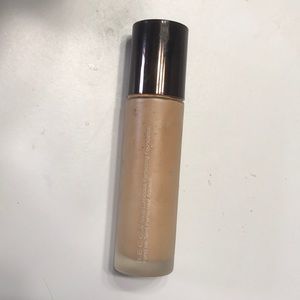 Becca aqua luminous perfecting foundation